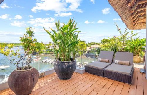 Grande Riviere Noire Apartment | Zodiac Penthouse - Sea & Mountain
