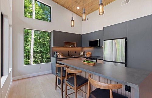 Westminster Cabin | Zoka - A Luxe Modern Cabin Near Clemson w/Hot Tub - Lake Hartwell