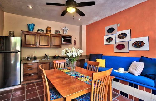Bucerias House | ZONA DORADA ~ TRES PALMAS 1/Bed1/BATH BlOCK to BEACH