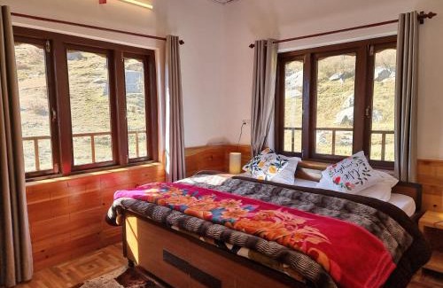 Gunehr Hostel | Zostel Rajgundha