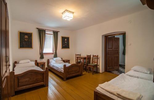 Mad House | Zsirai Guest House