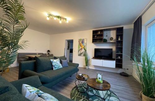 Ostorf Apartment | Zuarin Schlossblick - Ganzes Apartment direkt am Schlossgarten von Schwerin mit Dschungel-Feeling - Parkplatz auf Anfrage vorhanden