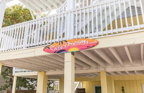 Crystal Beach House | Zula Dreams Beach House, 1min Walk To The Beach, Sleeps 16, Private Heated Pool, Pets Welcome, Fenced Yard