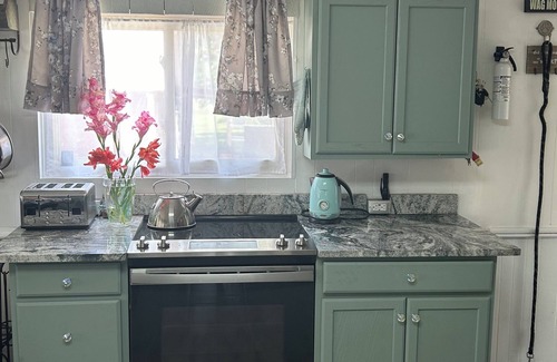 Nichols House | Zulee’s House A Renovated 1850’s Farmhouse 5 minutes from Tioga Downs