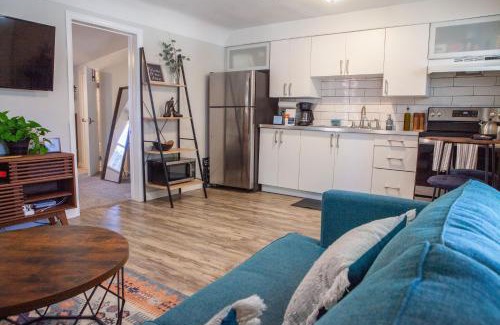 Berkley Apartment | Zuni St Motor Inn- Bike, Dine, Explore Denver