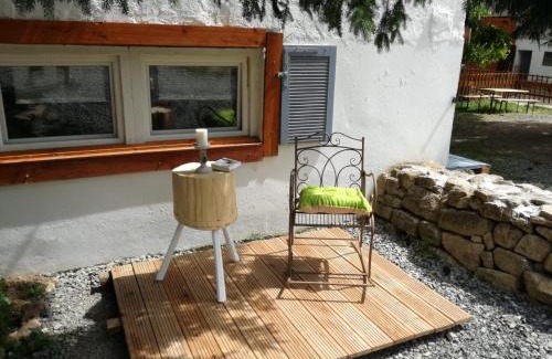 Adenbach Apartment | Zurück zur Natur - Urlaub im Zirkuswagen, Sommeratelier oder Schindelwagen