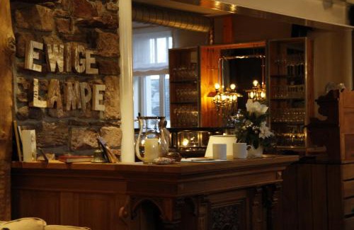 Nideggen Hotel | Zur Ewigen Lampe Romantisches Landhotel & Restaurant