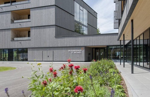 Pfons House | Zweibettzimmer Komfort mit Balkon - Gästehaus St. Michael