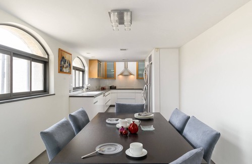 Old City Apartment | ZZ J. Ararat 31