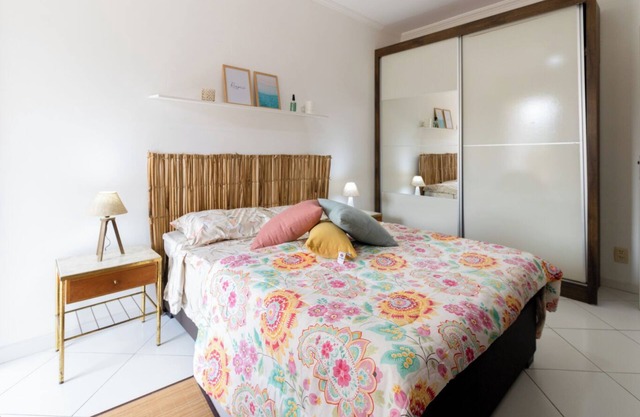 Ótimo apto c WiFi a 700m da Praia do Tombo-Guarujá