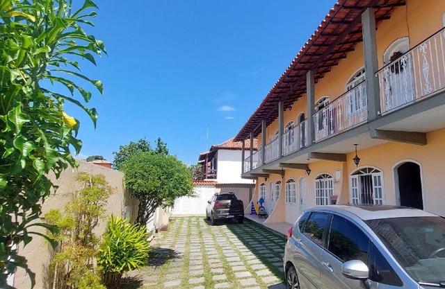 Ótimo apto de quarto, sala, cozinha e banheiro em Cabo Frio - caução garantia 200,00 - acomoda até 6 pessoas confortavelmente em camas - WiFi na área externa no condomínio