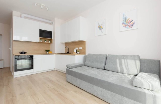 Łopuszańska 51A | Bright Apartment | Parking