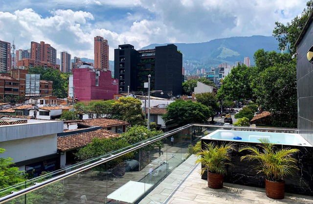 【ʜɪɢʜ-ᴄʟᴀꜱꜱ ᴀᴘᴀʀᴛᴍᴇɴᴛ ᴊᴀᴄᴜᴢᴢɪ/15ʙᴅ ᴀᴛ ʟʟᴇʀᴀꜱ ᴘᴀʀᴋ】