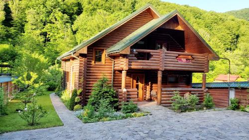 Заміський будинок "Wow дача" та "Soloma house"