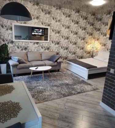 Просторі LUX апартаменти на центральному проспекті, великий Smart TV,преміум-підписки YouTube та онлайн-кінотеатрів , кавомашина, відкритий балкон, ЗВІТНІ ДОКУМЕНТИ