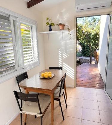 הבקתה במושב