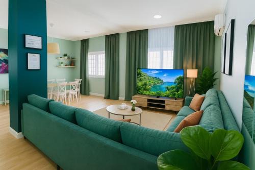 شقة واسعة وأنيقة ثلاث غرف نوم