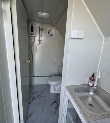 كرفان السرور على البحر