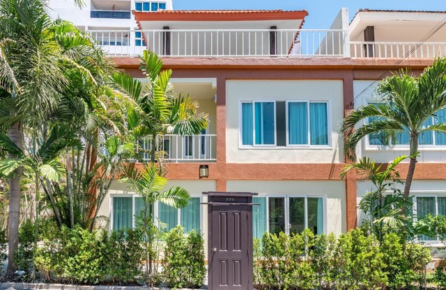 芭提雅市中心3卧泳池别墅，近海滩，网红悬崖餐厅,步行街