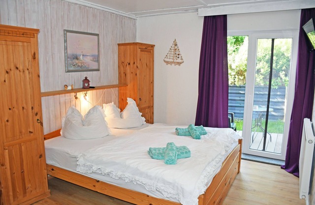 02 Double room with terrace - Pension im Seebad Breege