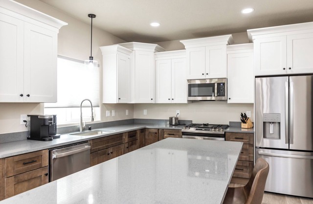 #07 3-bedroom new house in Elko with WiFi, AC. Enjoy a peaceful getaway
