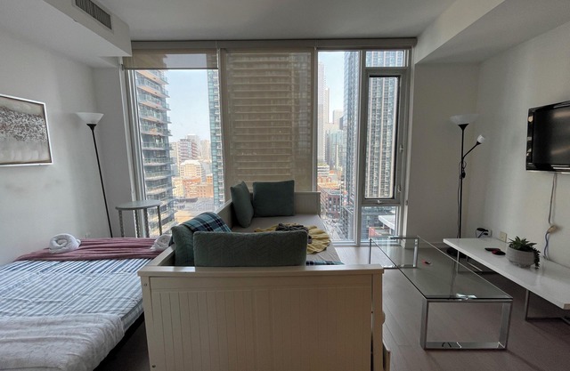 1 + 1 Bedroom Apartment In Entertainment District Downtown Toronto