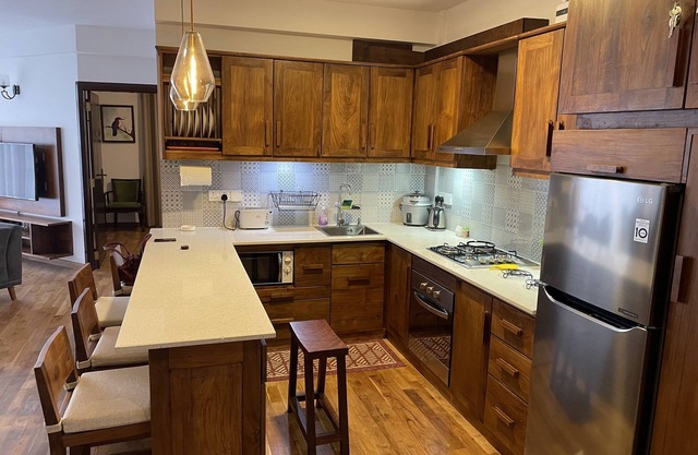 1.3 km from centre,nEntire Apartment, 3 Bed rooms, 3 bathrooms