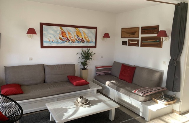 1* apartment near the golf course and ocean