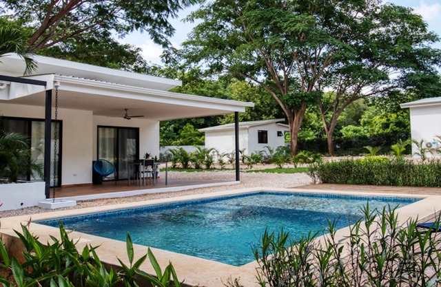 1 BDR-SLEEPS UP TO 4 - POOL VIEW -10 MIN FROM TAMARINDO BEACH! GATED COMMUNITY