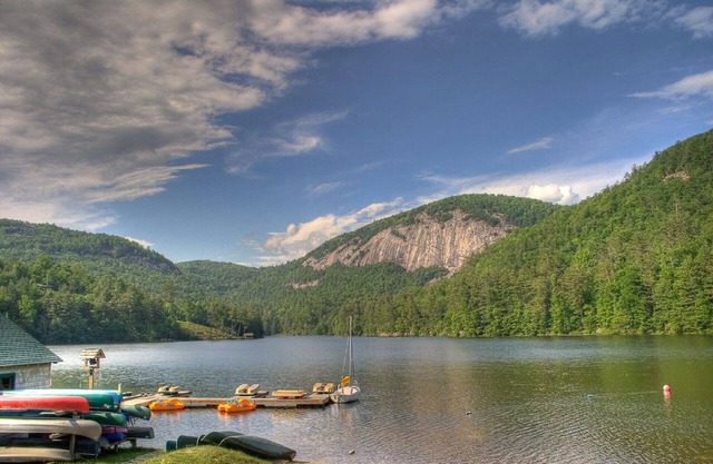 1 BDRM~ FAIRWAY FOREST RESORT~ HIKING SKIING HEATED POOLS DINING ~GREAT LOCATION