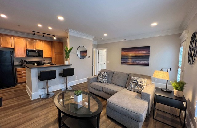 1 Bdrm|Pet Friendly|North Hills|Long Stays