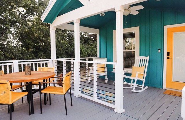 1 Bdrm, Sleeps 4, Close to water, Firepit, Pet friendly, Full Kitchen