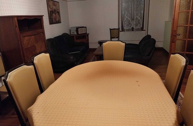 1 Bedroom Private vacation home in Saint-Pierre-la-Bourlhonne