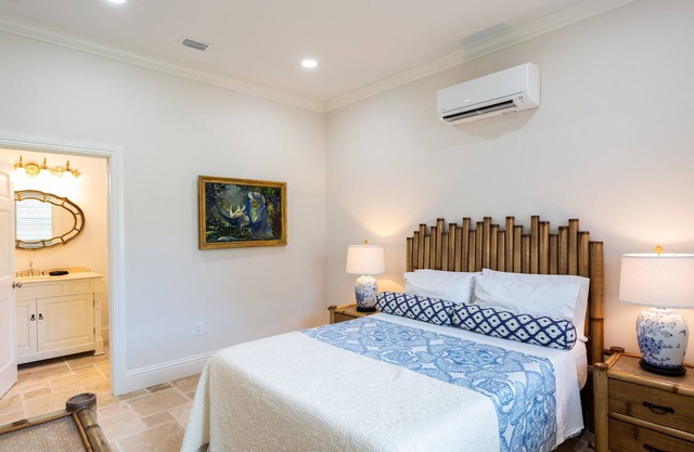 1 bed / 1 bath Suite 10 in Naples, FL Bed & Breakfast. Fully furnished with amenities.