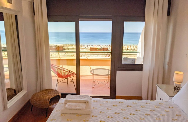 1-Bed Apartment OCEAN Seasun Vacation Rentals (discounts for +28 nights)