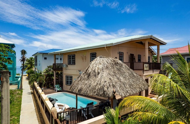 1-Bed Condo on Placencia Sidewalk, Pool & Beach