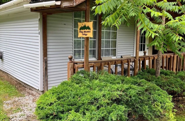 1 bed cottage, grill, fire pit, Very close to Red River Gorge!