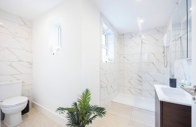 1 Bed Flat | Central Croydon | Sleeps 4 | Workers | Families