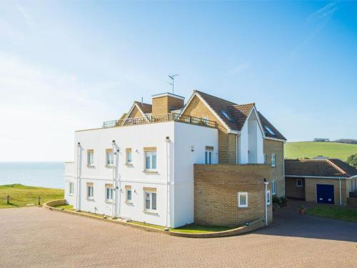 1 Bed in Freshwater IC136