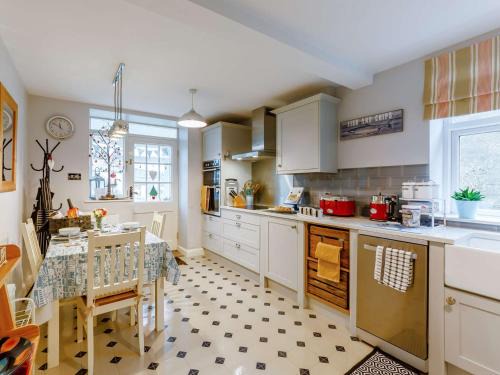 1 Bed in Fylingthorpe 90699