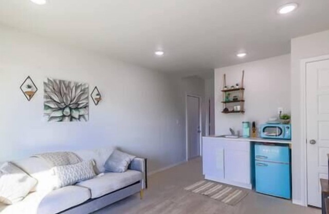 1 Bed | Private Waterfront Tiny Home 1BR | 6A, Private Waterfront Tiny Home 1BR | 6A