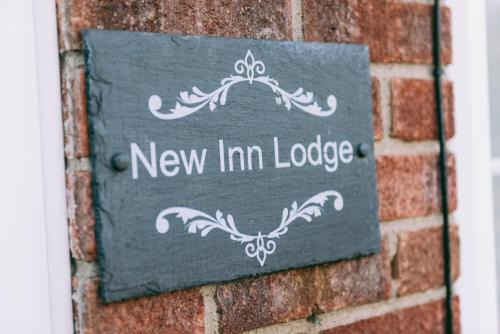 1 Bed Sleeps 3 Free Parking Pets Allowed