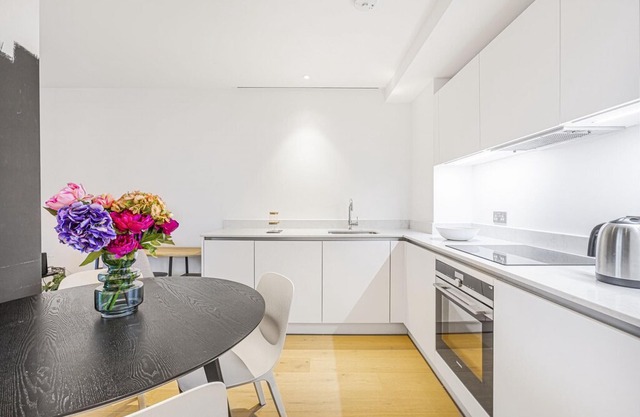 1 Bed with Balcony in Hill House