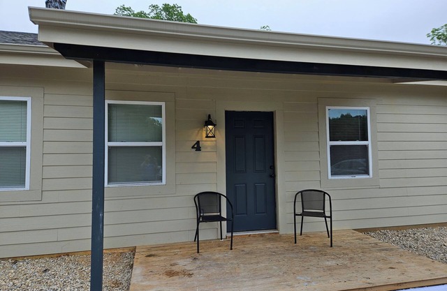 1 bedroom, 1 bath in quiet country setting