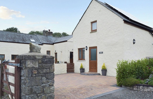 1 bedroom accommodation in near Pembroke