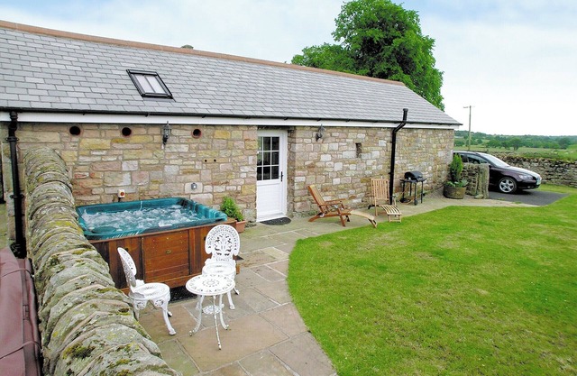 1 bedroom accommodation in West Hall, near Brampton