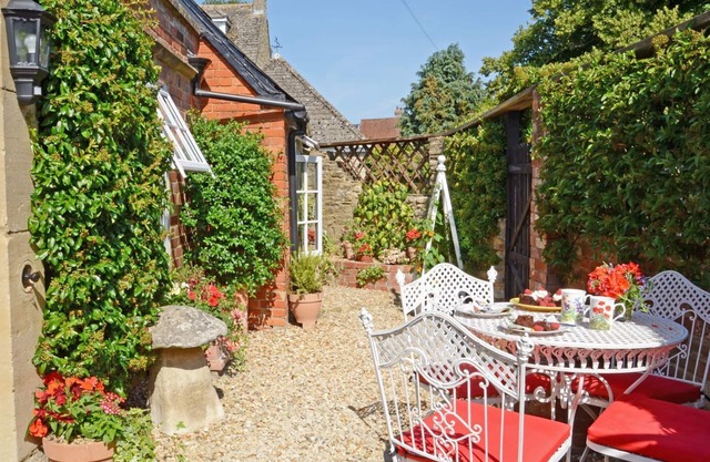 1 bedroom accommodation in Steeple Ashton, near Trowbridge