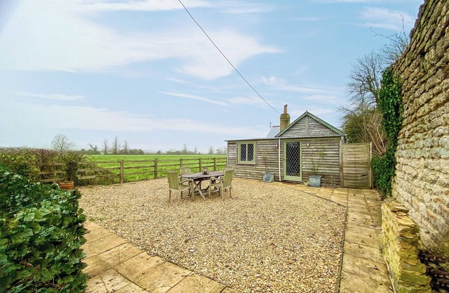 1 bedroom accommodation in Purton