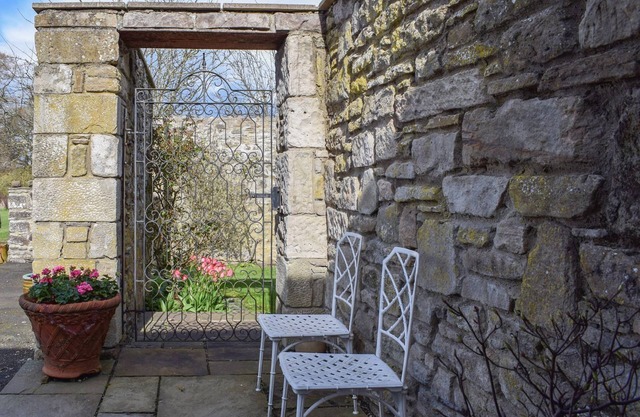 1 bedroom accommodation in Dunning, near Perth