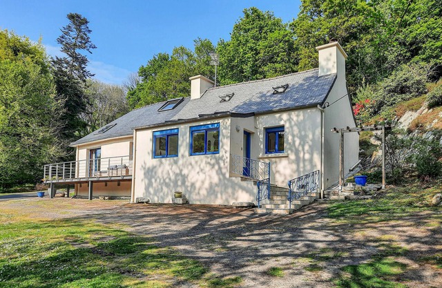 1 bedroom amazing home in Plouigneau
